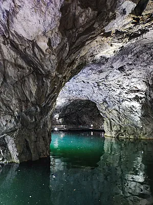 Seegrotte Hinterbrühl, ein See unter der Erde